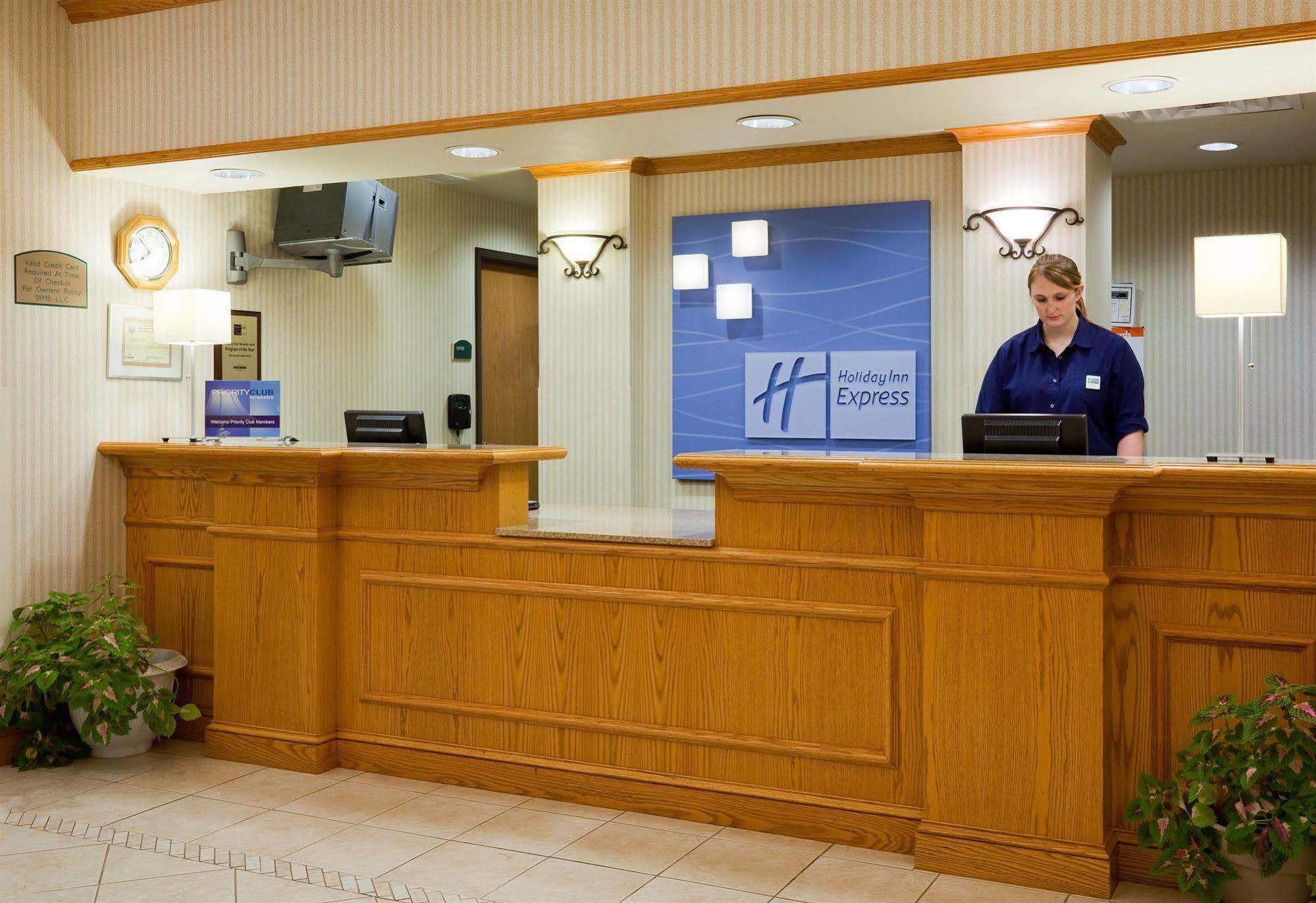 Holiday Inn Express & Suites Yankton By Ihg Інтер'єр фото