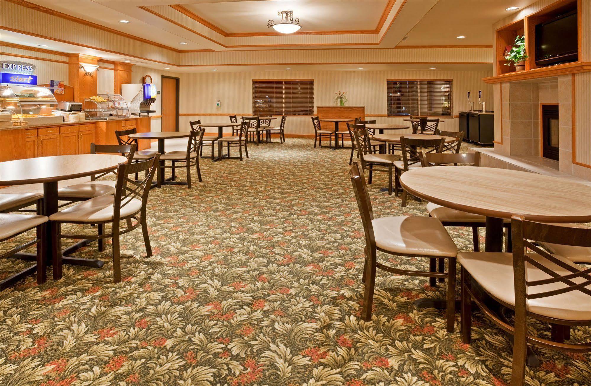 Holiday Inn Express & Suites Yankton By Ihg Екстер'єр фото